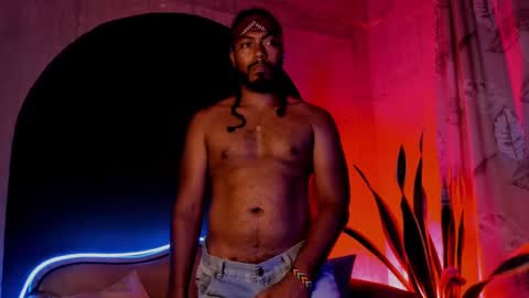 Snapshot of noah_jones__ chatting on February 2025 12:59:01 AM Noah online show from February 2025 12:59:01 AM