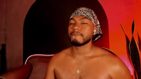 Snapshot of noah_jones__ chatting on February 2025 02:03:02 AM Noah online show from February 2025 02:03:02 AM