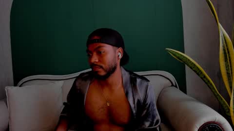 Snapshot of noah_jones__ chatting on March 2025 05:22:02 PM Noah online show from March 2025 05:22:02 PM