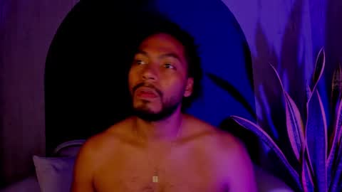 Snapshot of noah_jones__ chatting on March 2025 01:28:01 AM Noah online show from March 2025 01:28:01 AM