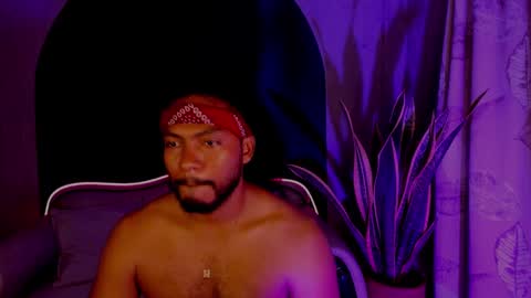 Snapshot of noah_jones__ chatting on March 2025 12:44:01 AM Noah online show from March 2025 12:44:01 AM