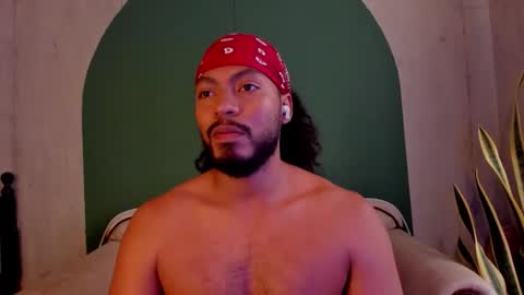 Snapshot of noah_jones__ chatting on October 2025 09:44:01 PM Noah online show from October 2025 09:44:01 PM