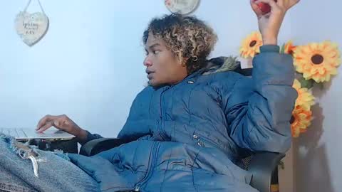 Snapshot of noah_miller7 chatting on February 2025 09:06:02 AM Noah Millers online show from February 2025 09:06:02 AM