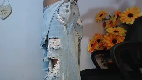 Snapshot of noah_miller7 chatting on February 2025 01:25:02 AM Noah Millers online show from February 2025 01:25:02 AM