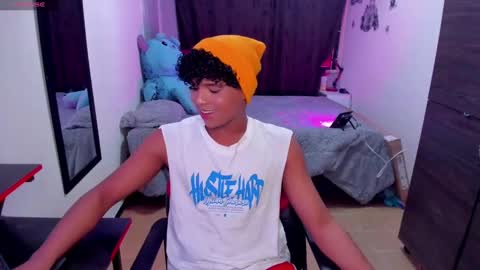 noah_smith04 online show from October 2025 03:21:02 PM