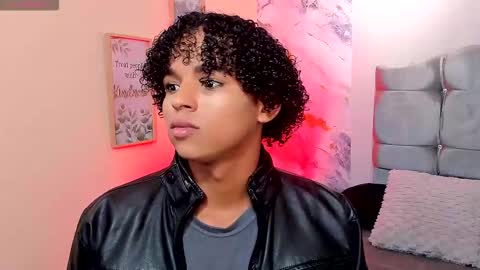 Snapshot of noah_smith04 chatting on January 2026 02:10:01 PM noah_smith04 online show from January 2026 02:10:01 PM