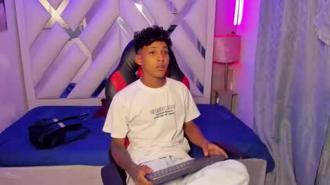 Snapshot of noah_smith77 chatting on February 2026 11:37:01 PM NOAH SMITH online show from February 2026 11:37:01 PM