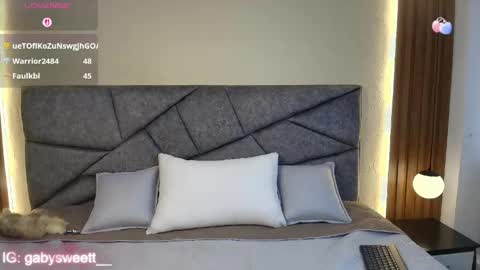 Noah And Gaia online show from April 2026 07:29:02 PM