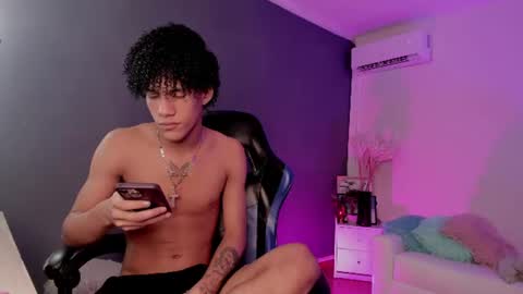 Snapshot of noahbull19 chatting on July 2026 02:40:02 AM noahbull19 online show from July 2026 02:40:02 AM