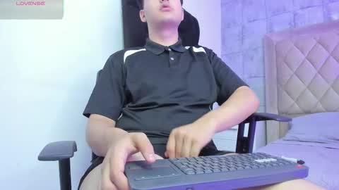 Snapshot of noahwolff_ chatting on February 2026 05:55:01 AM Noah online show from February 2026 05:55:01 AM