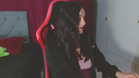 Noamartin online show from December 2025 12:19:02 AM