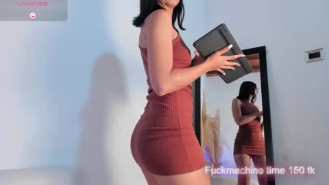 Snapshot of noami_rose chatting on November 2025 01:37:01 AM Noami Rose online show from November 2025 01:37:01 AM