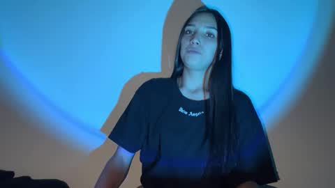 Snapshot of nocturnallovers_ss chatting on January 2026 05:34:01 AM Jean Y Isa online show from January 2026 05:34:01 AM