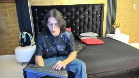     online show from March 2026 03:19:01 AM