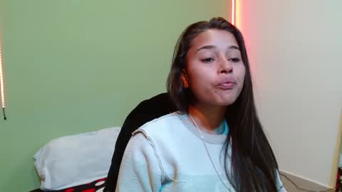 Snapshot of noha_thomson chatting on December 2024 12:55:02 PM Noha Thomson online show from December 2024 12:55:02 PM