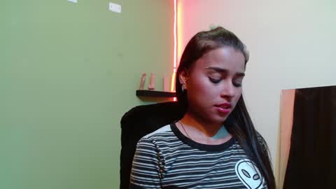 Snapshot of noha_thomson chatting on December 2024 02:56:02 AM Noha Thomson online show from December 2024 02:56:02 AM