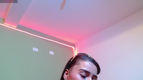 Snapshot of noha_thomson chatting on January 2025 07:37:01 PM Noha Thomson online show from January 2025 07:37:01 PM