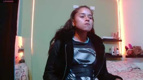 Snapshot of noha_thomson chatting on March 2025 10:10:01 PM Noha Thomson online show from March 2025 10:10:01 PM