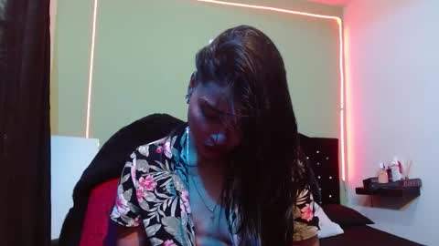 Snapshot of noha_thomson chatting on October 2025 06:17:01 PM Noha Thomson online show from October 2025 06:17:01 PM