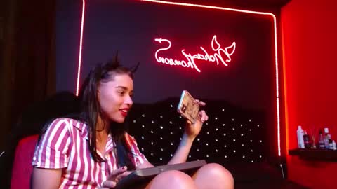 Snapshot of noha_thomson chatting on November 2025 04:04:01 AM Noha Thomson online show from November 2025 04:04:01 AM