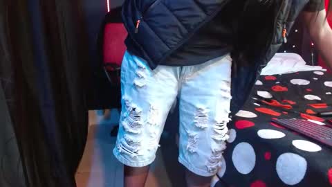 Snapshot of noha_thomson chatting on December 2025 03:04:01 AM Noha Thomson online show from December 2025 03:04:01 AM