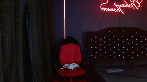 Noha Thomson online show from April 2026 11:58:01 PM