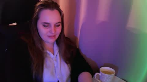 noir_ember_ online show from October 2025 02:20:01 PM