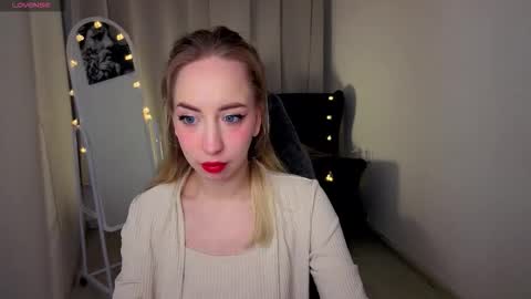 Snapshot of noirnymphh chatting on March 2026 09:42:01 PM Isabelle online show from March 2026 09:42:01 PM