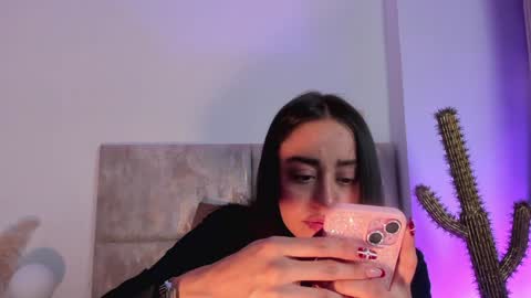 Nora Da Silva online show from December 2024 12:31:01 AM