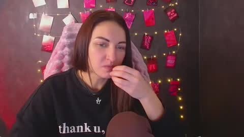 Snapshot of nora_n chatting on December 2025 02:04:02 PM Nora online show from December 2025 02:04:02 PM