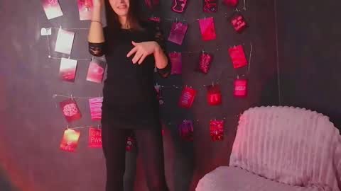 Nora online show from December 2025 12:29:02 AM