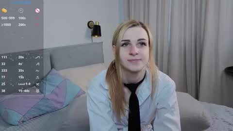 Elina online show from November 2025 10:09:01 AM