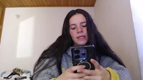 noreen_ online show from May 2026 09:00:01 PM