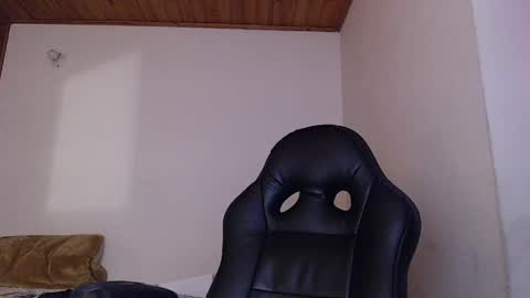 noreen_ online show from May 2026 04:05:02 PM