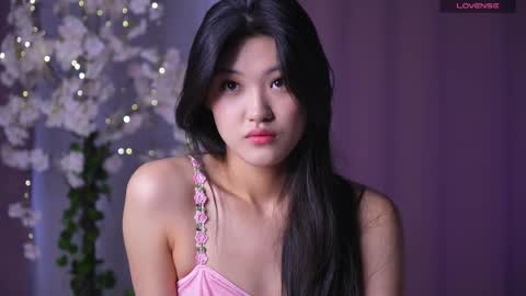 Snapshot of noreenbeckey chatting on May 2026 08:33:02 AM Nore online show from May 2026 08:33:02 AM