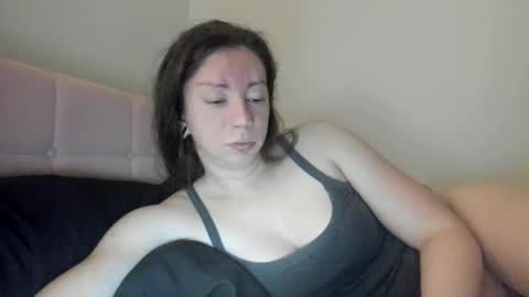 Emily snow online show from November 2025 02:12:02 AM