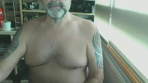 Snapshot of nosmoh chatting on December 2024 11:43:02 AM arrio online show from December 2024 11:43:02 AM