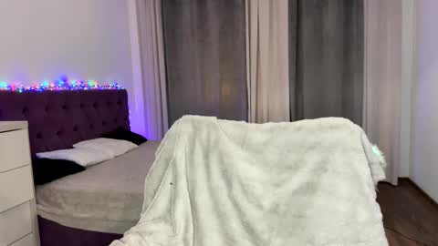 Snapshot of notamericanpie23 chatting on November 2025 09:28:01 PM Tina online show from November 2025 09:28:01 PM