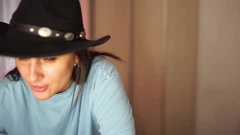 Tina online show from February 2026 10:03:02 AM