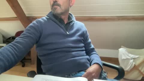 Snapshot of noux69 chatting on October 2025 03:03:01 PM noux69 online show from October 2025 03:03:01 PM