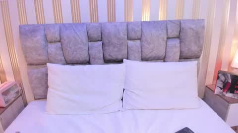 Snapshot of nova_lane chatting on November 2025 08:42:02 PM NOVA online show from November 2025 08:42:02 PM