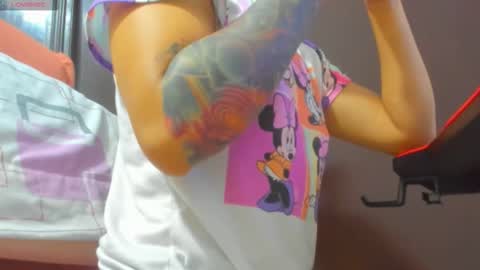 Snapshot of novacy_swtt18 chatting on October 2025 10:23:02 AM Novacy online show from October 2025 10:23:02 AM