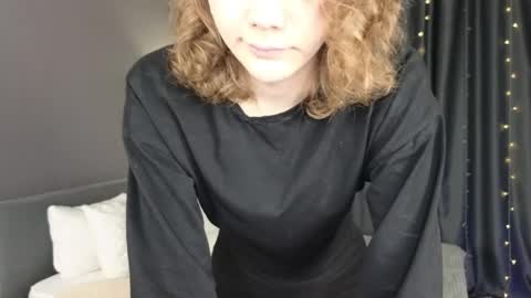 Snapshot of novaeva_ chatting on May 2026 12:41:02 AM Eva online show from May 2026 12:41:02 AM