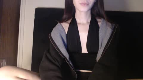 Olivia online show from February 2025 06:19:01 AM