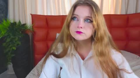 Snapshot of novaseraphic chatting on December 2025 06:51:01 AM Azalea online show from December 2025 06:51:01 AM