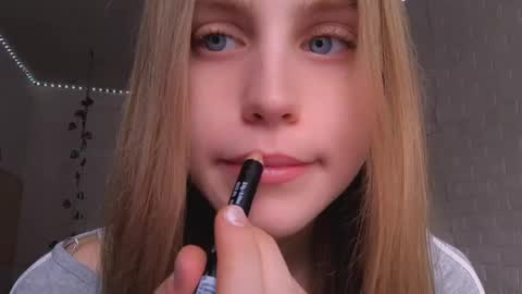 Mia Blake online show from April 2026 12:12:01 PM