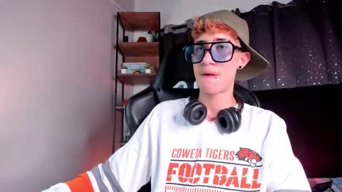 Nova online show from December 2025 06:28:01 PM