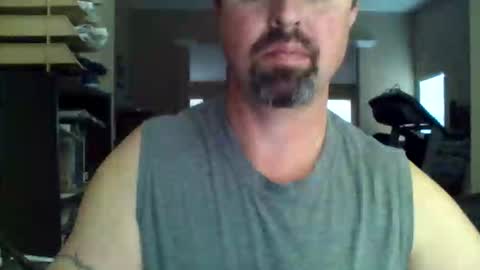 nvrenuff1979 online show from February 2026 01:36:02 PM