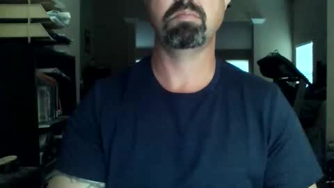 nvrenuff1979 online show from April 2026 11:27:01 AM