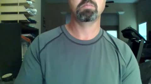 nvrenuff1979 online show from April 2026 11:33:01 AM